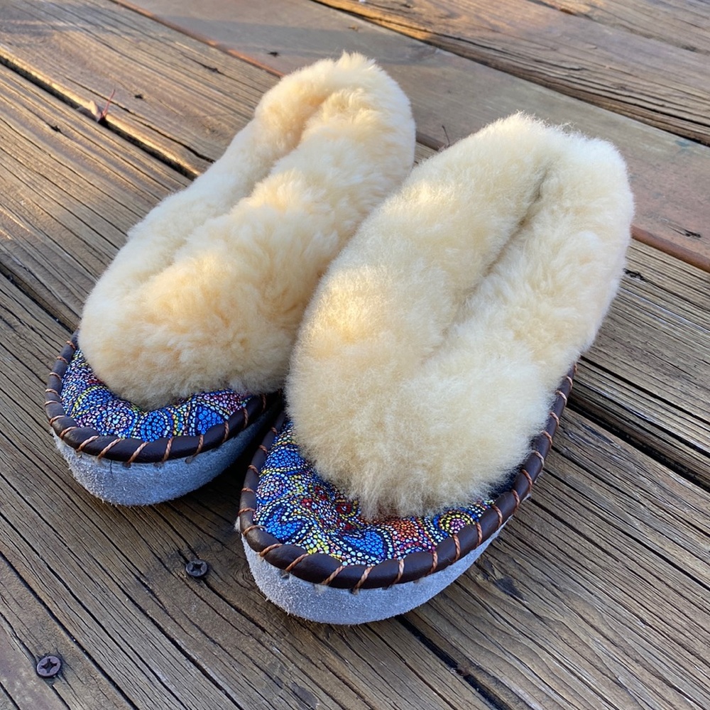Sheepers Sheepskin Slippers Woman’s Size US 7- Mosaic Cream